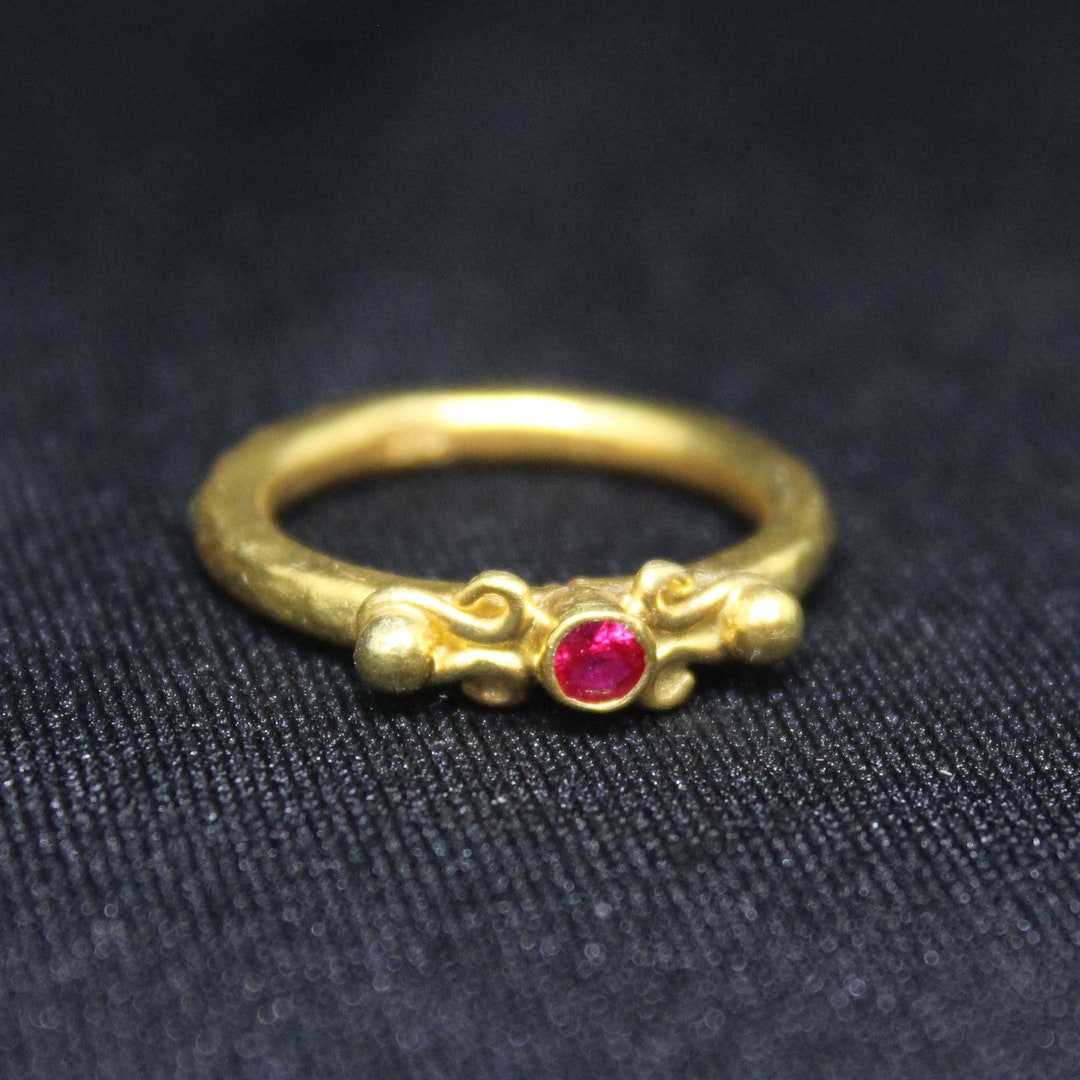 Pigion Blood Red Ruby Silver Ring, Ruby Jewelry, Glitter in Silver ...