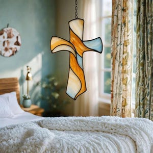 ステンドグラスの十字架サンキャッチャー - キリスト教の窓飾り、手作りの宗教的装飾、洗礼と堅信礼の贈り物、イースターの十字架の装飾