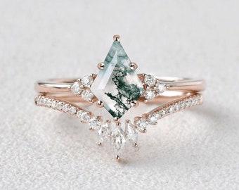 Vintage kite cut green moss agate engagement ring set 14k Rose gold Stackable diamond ring for women unique bridal wedding ring set gift