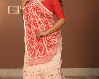 Handgeweven Bengal Jamdani Saree: witte en rode katoenen mousseline
