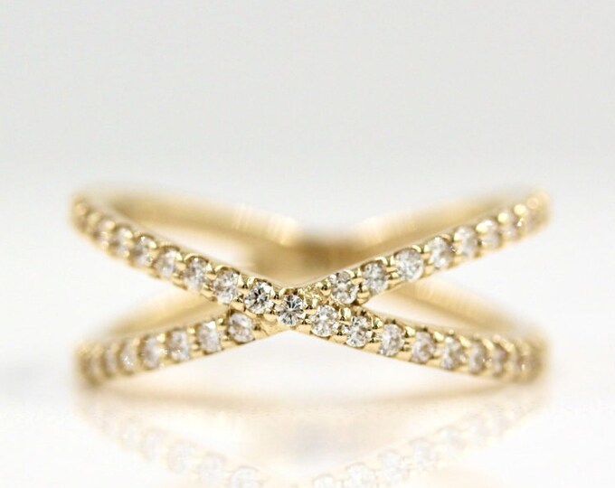 Moissanite 1.60 CT Round Cut Diamond Minimalist Wedding Band