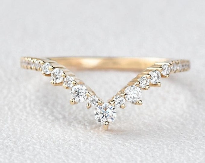 Moissanite 1.00 CT Round Cut Diamond Edwardian Handmade Band