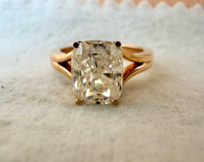 2.54 CT Cushion Cut Moissanite Diamond Engagement Ring Gold Solitaire Ring, Split Shank Setting 14KT Rose Gold Ring, Anniversary Gift Ring