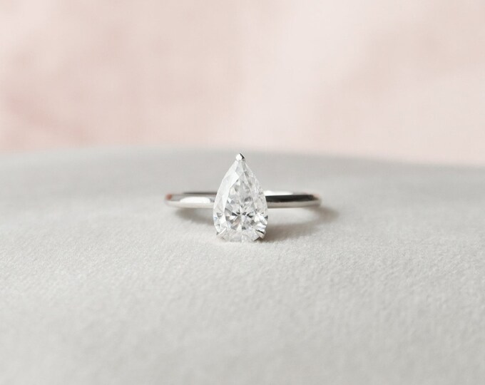 Moissanite 1.50 CT Pear Cut Diamond Minimalist Anniversary Ring