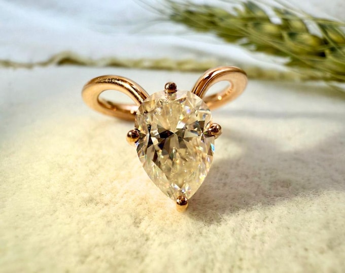 Pear 3.50 CT Engagement Ring Rose Gold Promise Ring Moissanite Diamond Wedding Ring Sparkling Solitaire Pear Cut Minimalist Ring Daily Wear