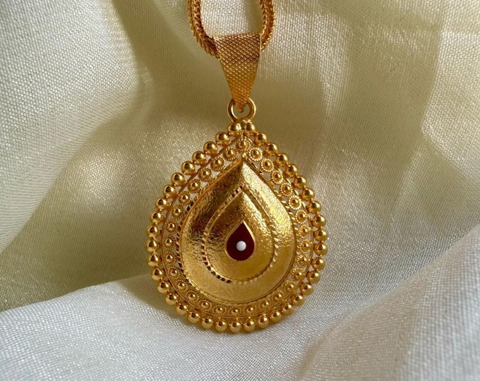 14k Gold Glided Glimmer Gold Necklace – Vintage Style Teardrop Pendant – Dainty Gold Necklace for Women