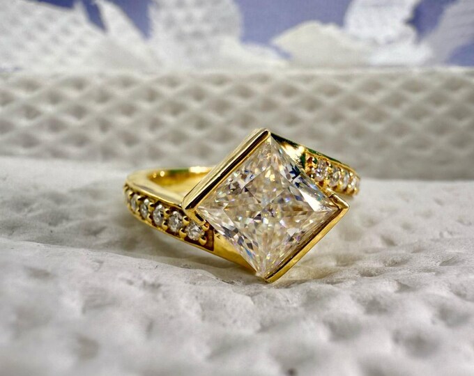 Side Stone Princess Cut Moissanite Engagement Ring, Side Round Moissanite, Side Stone Engagement Ring, Princess Cut and Round Cut