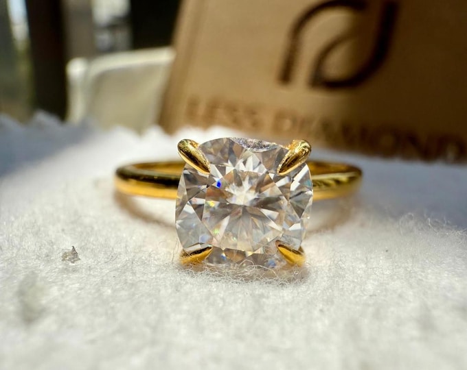 Cushion Cut Moissanite Hidden Halo Engagement Ring, 3.12 CT Diamond Set in 18K Yellow Gold, Wedding Ring for Her, Anniversary Ring for Women