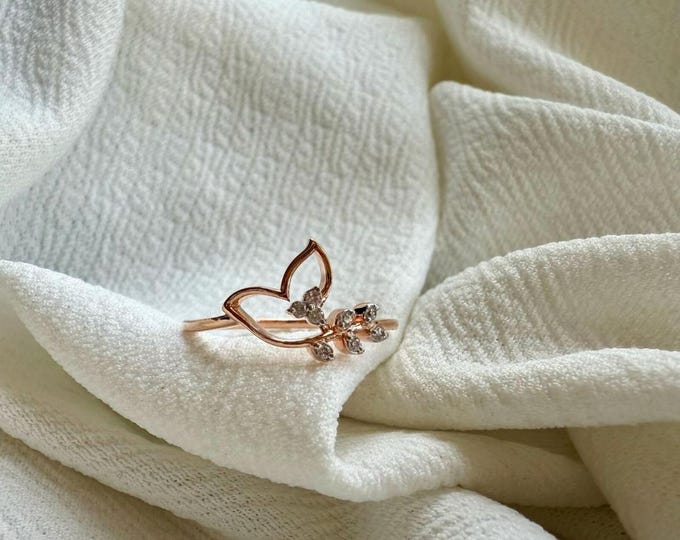Nature Inspired Leaf Design Moissanite Diamond Wedding Band, Round Diamond Anniversary Gift Band, Minimalist Comfort Fit Anniversary Band,