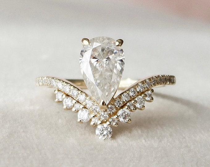 Moissanite 3.15 CT Pear Cut Diamond Art Nouveau Wedding Ring