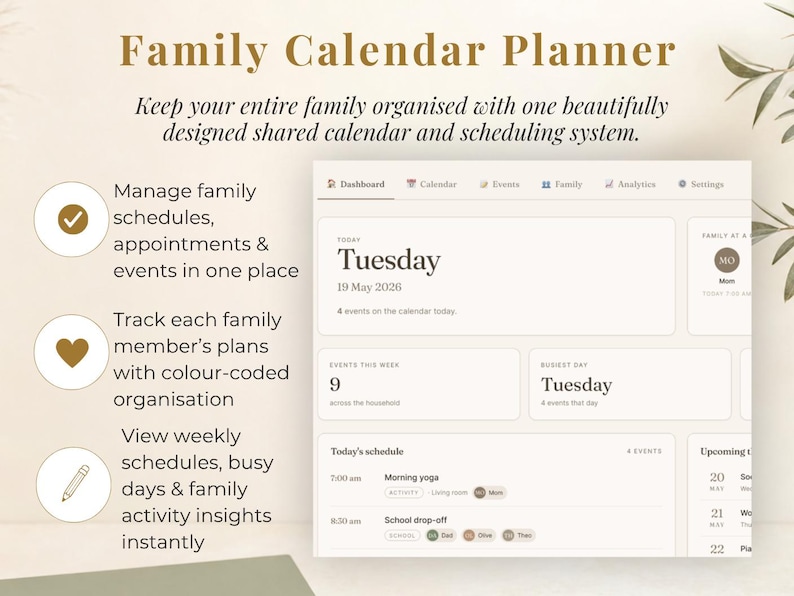 Puede incluir: Interfaz digital de un planificador de calendario familiar. La interfaz muestra un calendario con opciones de programaci&oacute;n, incluida la gesti&oacute;n de horarios, citas y eventos. El texto dice "Family Calendar Planner". La interfaz es en tonos blancos y beige.