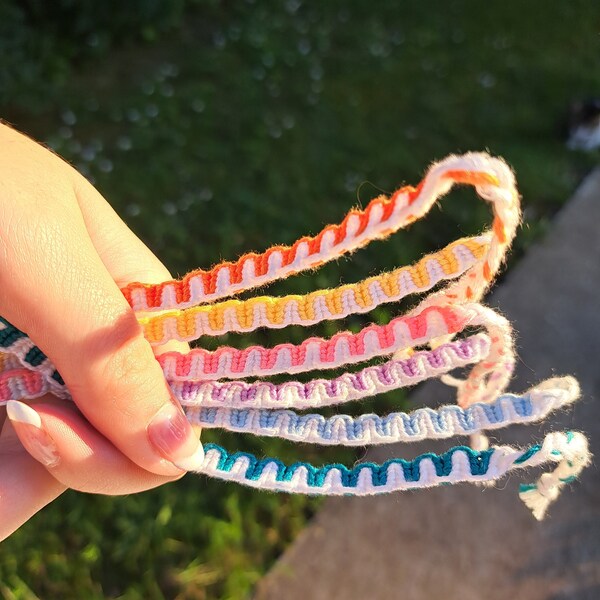 Bracelets brésiliens petites vagues festons verticales / Fait Main / 6 couleurs / bracelets d'amitié