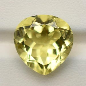 Natural Green Gold Lemon Quartz 15 mm Heart Faceted Cut 10 cts 1 piece Flawless-VVS, Earthly Mined Loose Gemstone