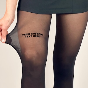 Medias con mensaje personalizado, medias llamativas, medias de moda vanguardistas, letras flocadas, regalo para ella, medias negras personalizadas