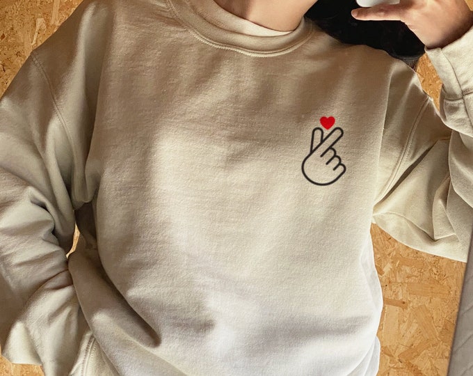 Korean finger love symbol Sweatshirt, Korean finger heart, Kpop, cute K-Pop tee, k-pop shirt, kpop sweat, Finger Heart tee