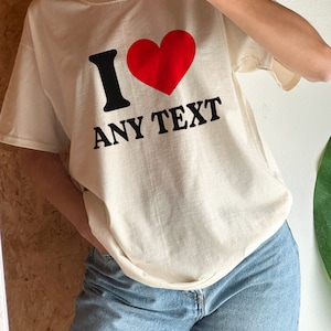 Camiseta personalizada para bebé I Heart Any Text, Me encanta el texto personalizado Natural Regular Tee