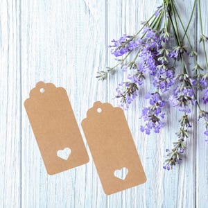 Etichette regalo, etichette regalo in carta kraft, etichette di carta, etichette regalo per matrimoni, etichette regalo per compleanni, etichette regalo per battesimi, etichette a forma di cuore 10/25/50/100 pezzi.