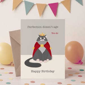 Carte d'anniversaire drôle de chat royal - téléchargement numérique - chat gris sarcastique avec couronne - carte imprimable impertinente pour les amoureux des chats