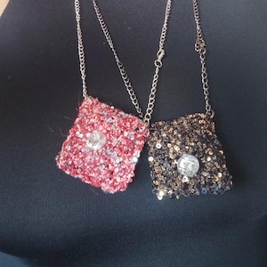 Pochette porta ciondoli con paillettes fatte a mano – Borsa porta amuleti e talismani in stile boho