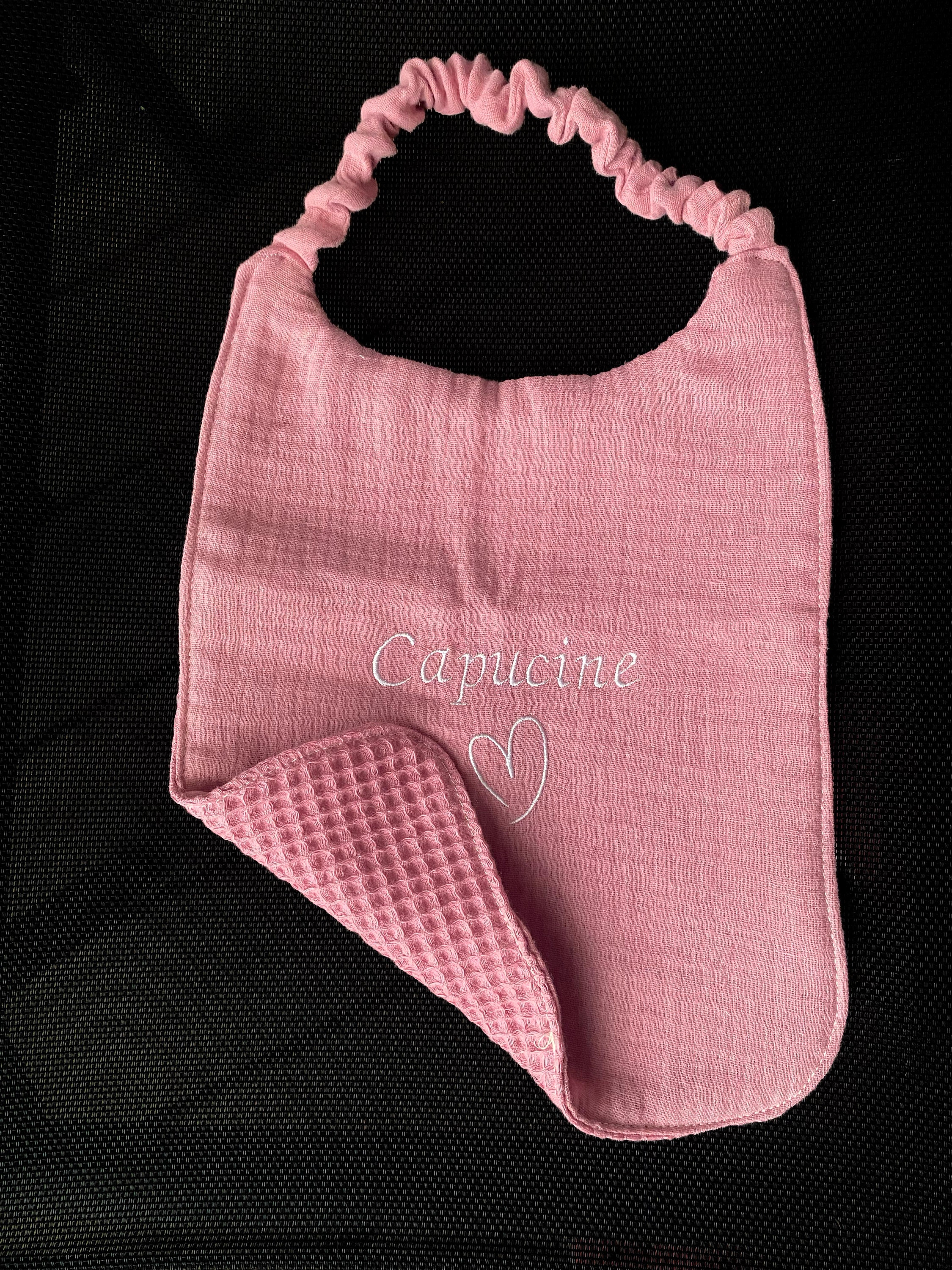 Bavoir bébé 6 à 18 mois tissu coton rayure motif chat doublé tissu  rose,fait main.