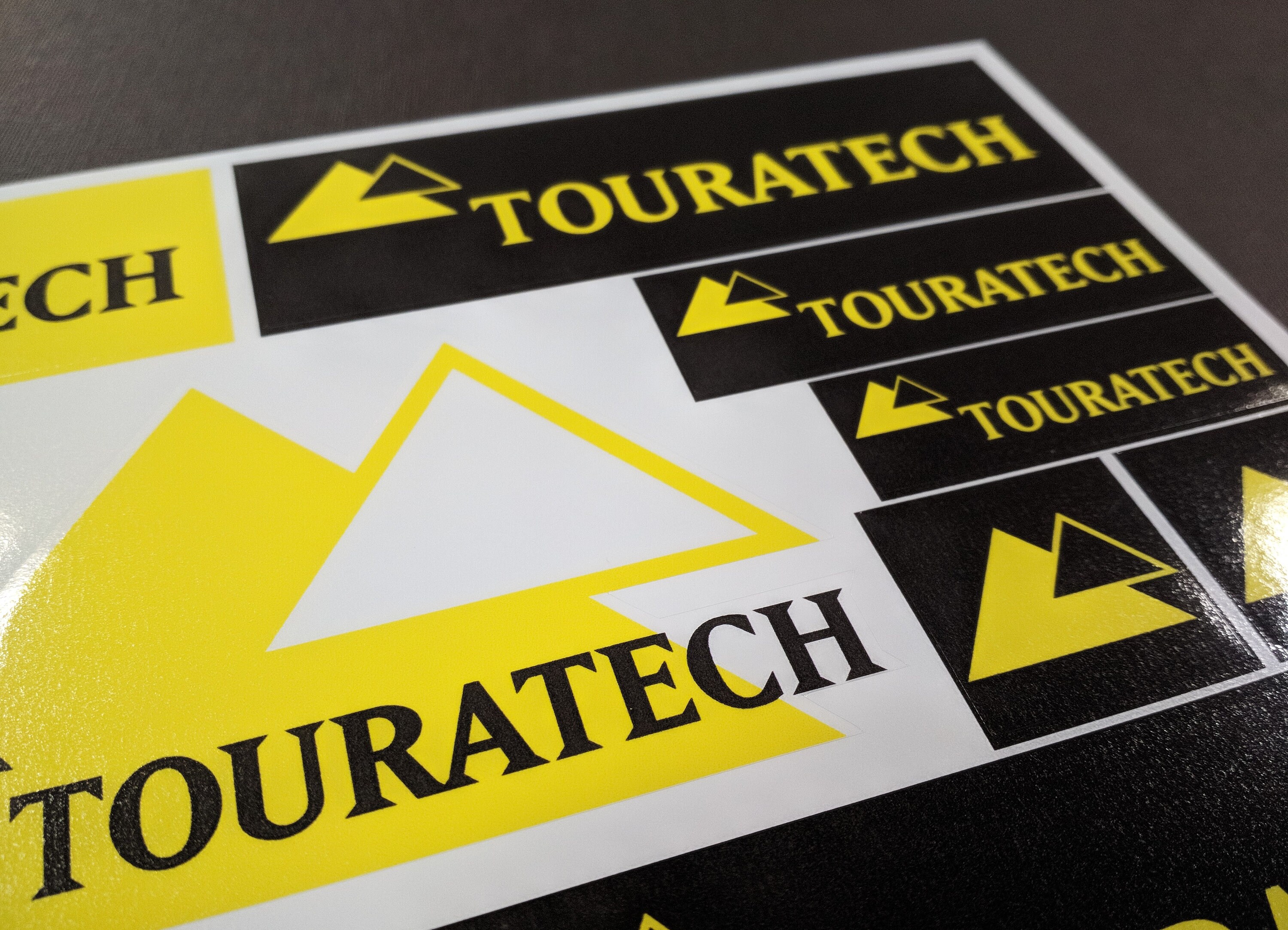 Autocollants Décoratifs DC Decals - Vinyle épais Résistant - Pour Customiser Véhicules, Casques...