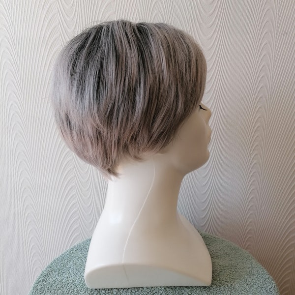 Ombre Light Grey Brown Ash Wig with Side Bangs Pixie Cut Short Straight Synthetic Party Cosplay Wigs for Women