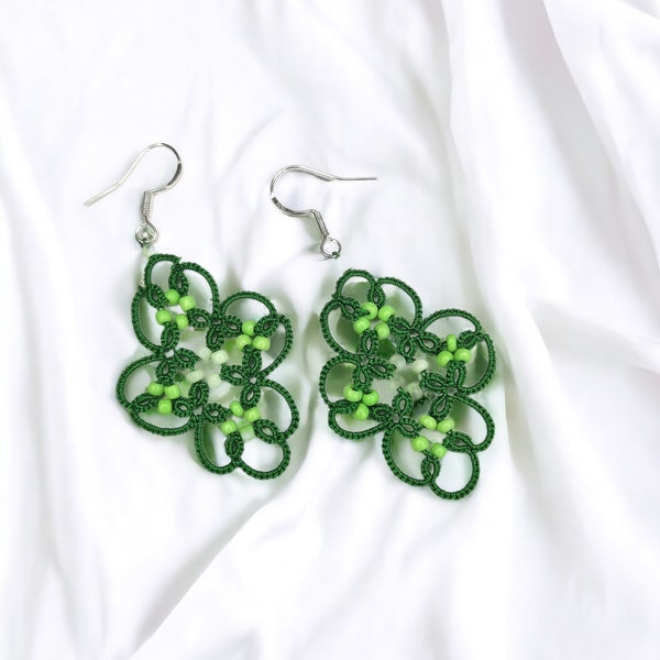 Boucle d'oreille pendante "Floral 1" vert en frivolité, cadeaux, tatting lace, personnalisable
