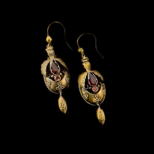 Antique Victorian 15k Etruscan Revival Earrings