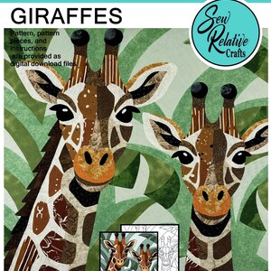 Op de afbeelding: Digitaal downloadbaar stofcollagepatroon met twee giraffen. Het ontwerp is 45,7 cm bij 45,7 cm en bevat patroondelen en instructies. De giraffen zijn afgebeeld met bruine en bruingeel gekleurde vacht tegen een groene achtergrond. De tekst "GIRAFFES" staat bovenaan.