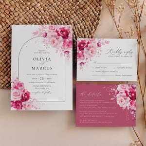 Conjunto de convites florais em arco magenta, conjunto de convites para casamento em rosa choque para impressão, casamento estilo boho fúcsia, cartão de confirmação de presença, cartão de detalhes