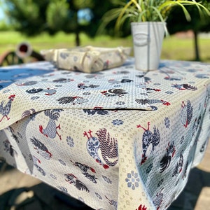 Rooster Tapestry Tablecloth: Farmhouse Summer Table Cover