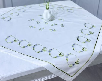 Broderad påskduk, ukrainsk dekor, polyesterduk