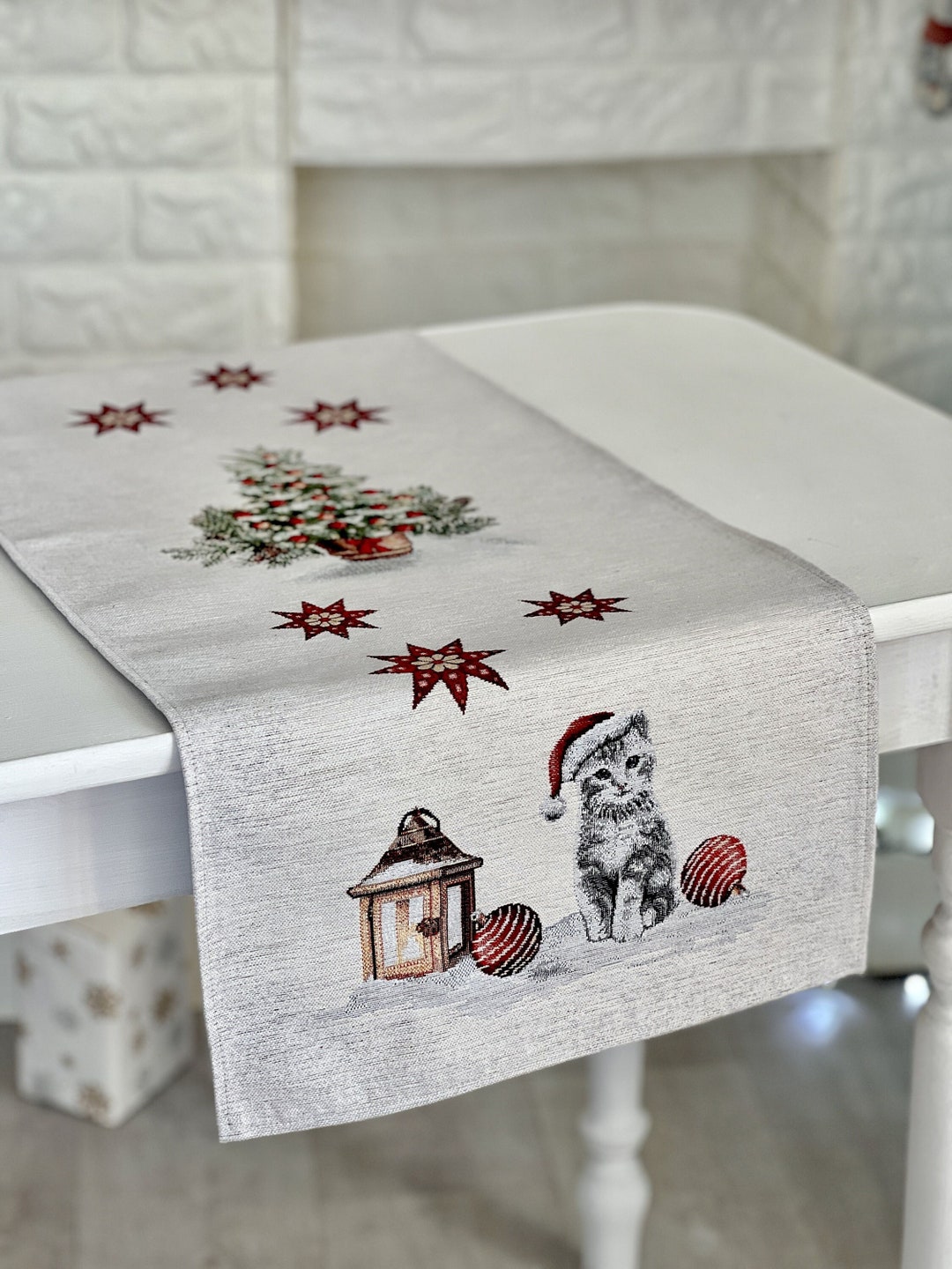 Holiday Spaniel Quilted Table Runner NCU0HNH548