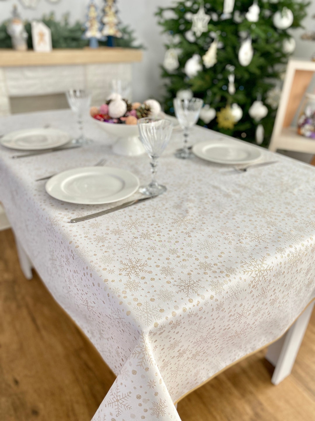Christmas Snowflake Tablecloth With Gold Lurex. Doublesided Jacquard