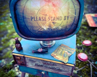 Fallout TV - with flickering lighting and sound - Extra large replica - scale 1:6