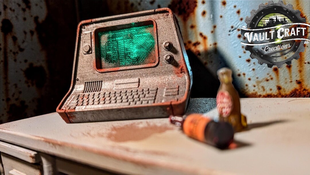 1/6 Scale Retro PC Terminal – Diorama Prop | Flickering Green Screen ...