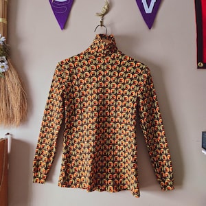 70&#39;s Patterned Turtleneck
