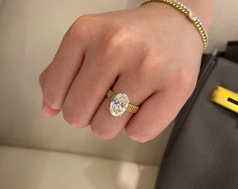 Oval Diamond Ring 3ct E VS IGI, Split-Shank Bands, 18K Gold