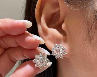 1ct Diamond Sunflower Stud Earrings – White Gold Floral Fine Jewelry