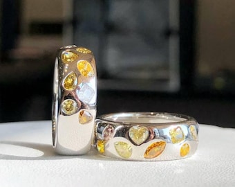 Natural Colored Diamond Band 18k