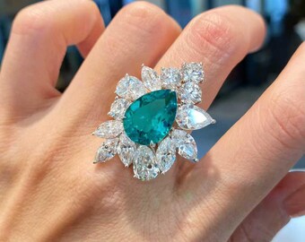 Lab-Grown Emerald Ring – 4.51ct Main Stone, 7.81ct Lab Diamond Accents, Elegant Design