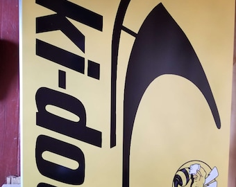 Letrero de Ski Doo, letrero de metal grande de 24 pulgadas, exhibición de motos de nieve en cuevas de hombre abeja