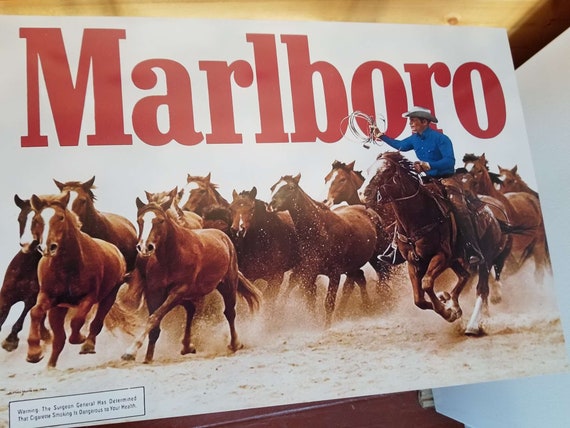 marlboro cigarette display This vintage pack lamp is a striking example of mid-to-late 20th century tobacco advertising. Promotional displays like this were once common, part of a bold visual language used by tobacco Vintage NOS Philip Morris Marlboro