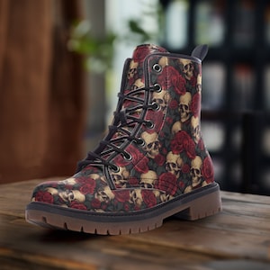 Laarzen Skulls and Roses, gotische laarzen, valentijnscadeau, halloweenlaarzen, lichtgewicht vegan leren laarzen, korte laarzen, zwarte enkellaarzen