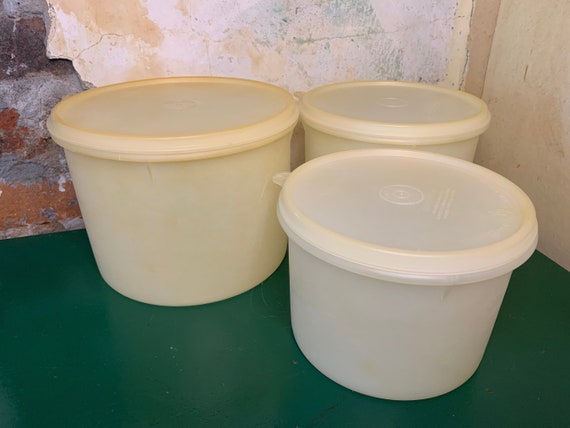 Set of 3 Tupperware Tupper Seal Nesting Containers With Lids 