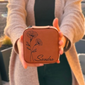 Birth Flower Jewelry Travel Case, Birth Month Flower Gift, Personalized Birthday Gift, Leather Jewelry Travel Case, Custom Jewelry Case