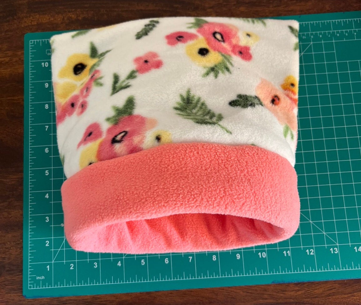 Curated visual reference: Gallery Detail: Guinea Pig Fleece Houses Tunnels Pee Pads Great For Guinea