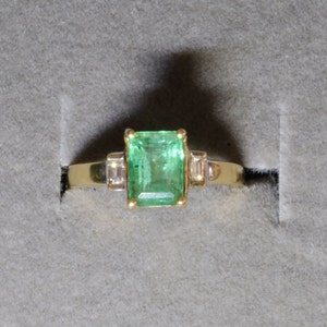 18ct Gold Emerald and Diamond Ring