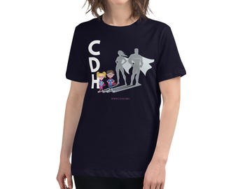 Tienda benéfica oficial de CDH - Camiseta relajada para mujer de la familia de superhéroes de CDH