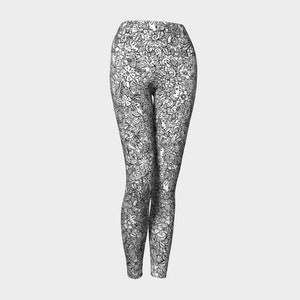 Women & Flowers colouring leggings for women with band image 1